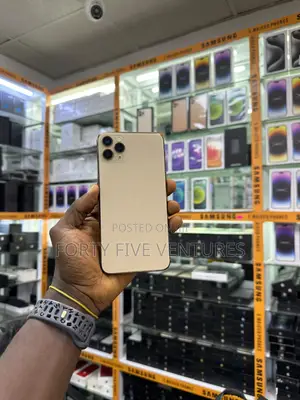 New Apple iPhone 11 Pro Max 64 GB Gold