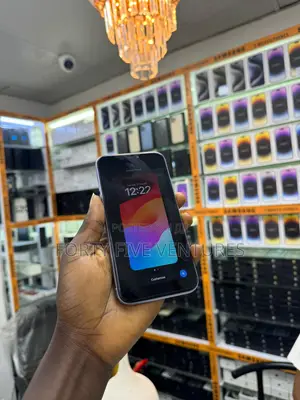 New Apple iPhone 11 64 GB Purple