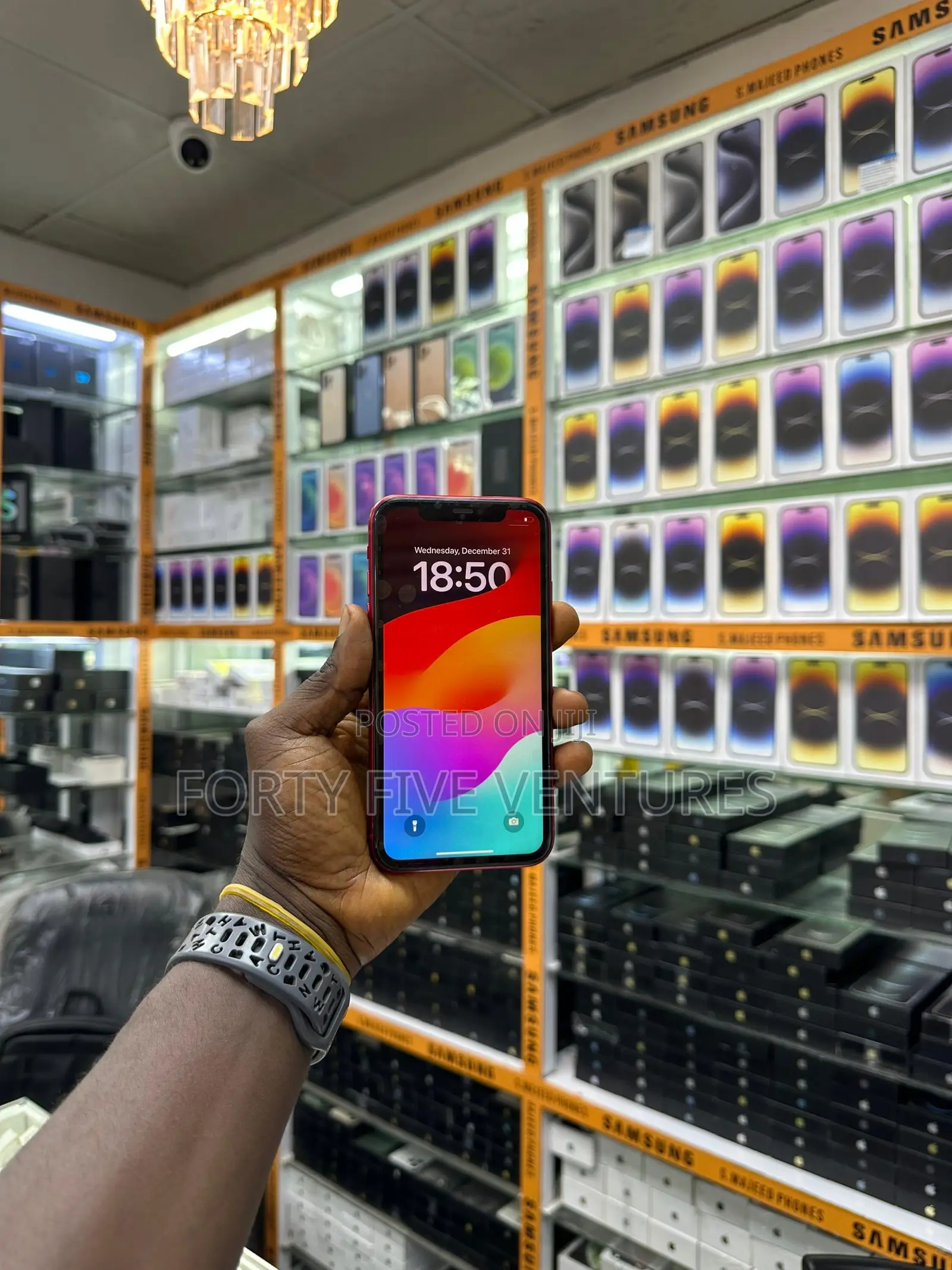 New Apple iPhone 11 64 GB Red