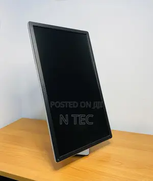 27 Inches Dell Monitor Uhd (3840 X 2160)