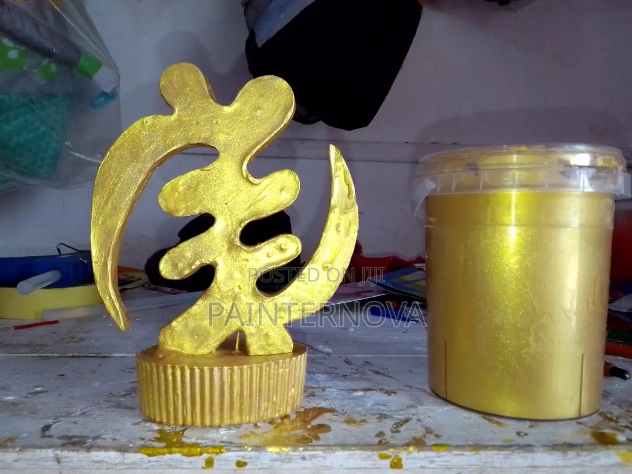 Premium Metallic Gold Paint- Get the Royal Finish.