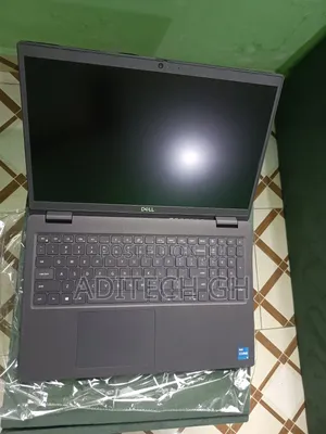 Laptop Dell Latitude 3520 16GB Intel Core i5 SSD 750GB