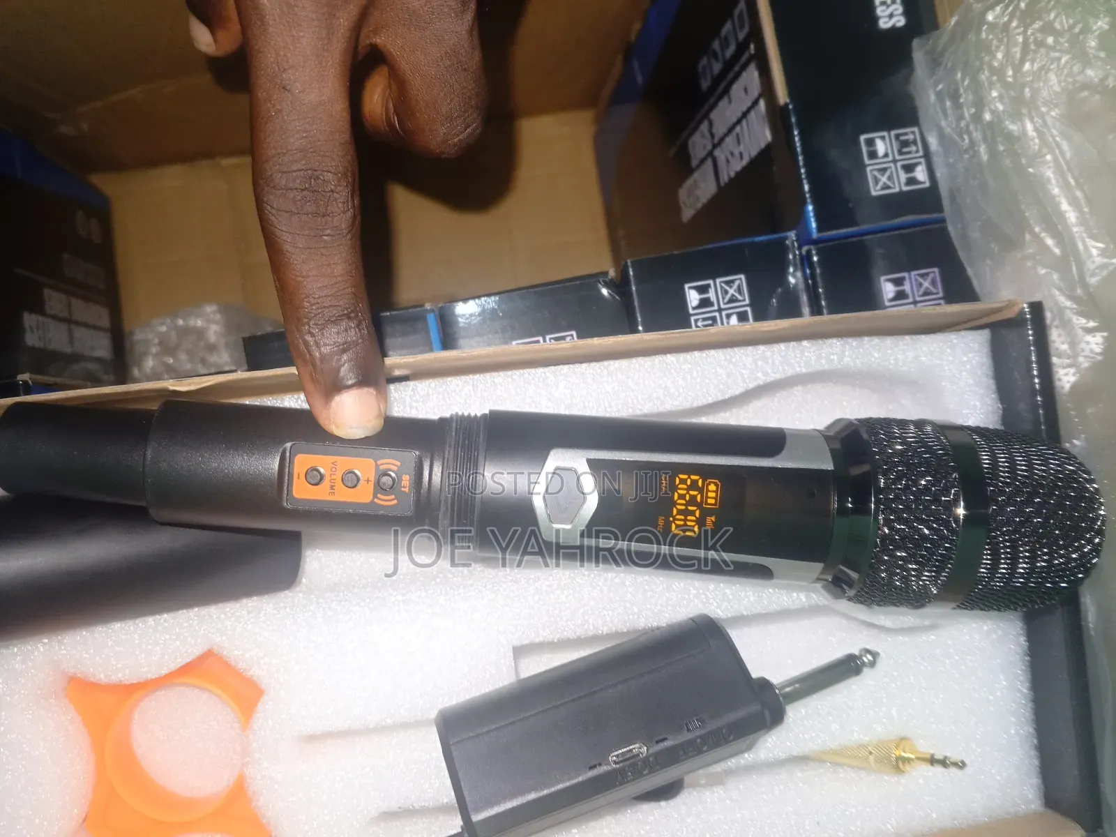 Personal Chargeable UHF Cordless Mic