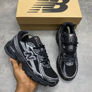 New Balance 740 Black/Silver
