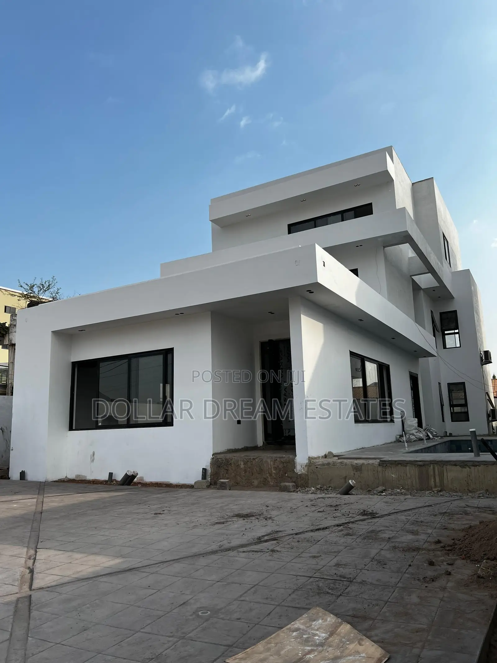 5bdrm Mansion in East Legon for sale