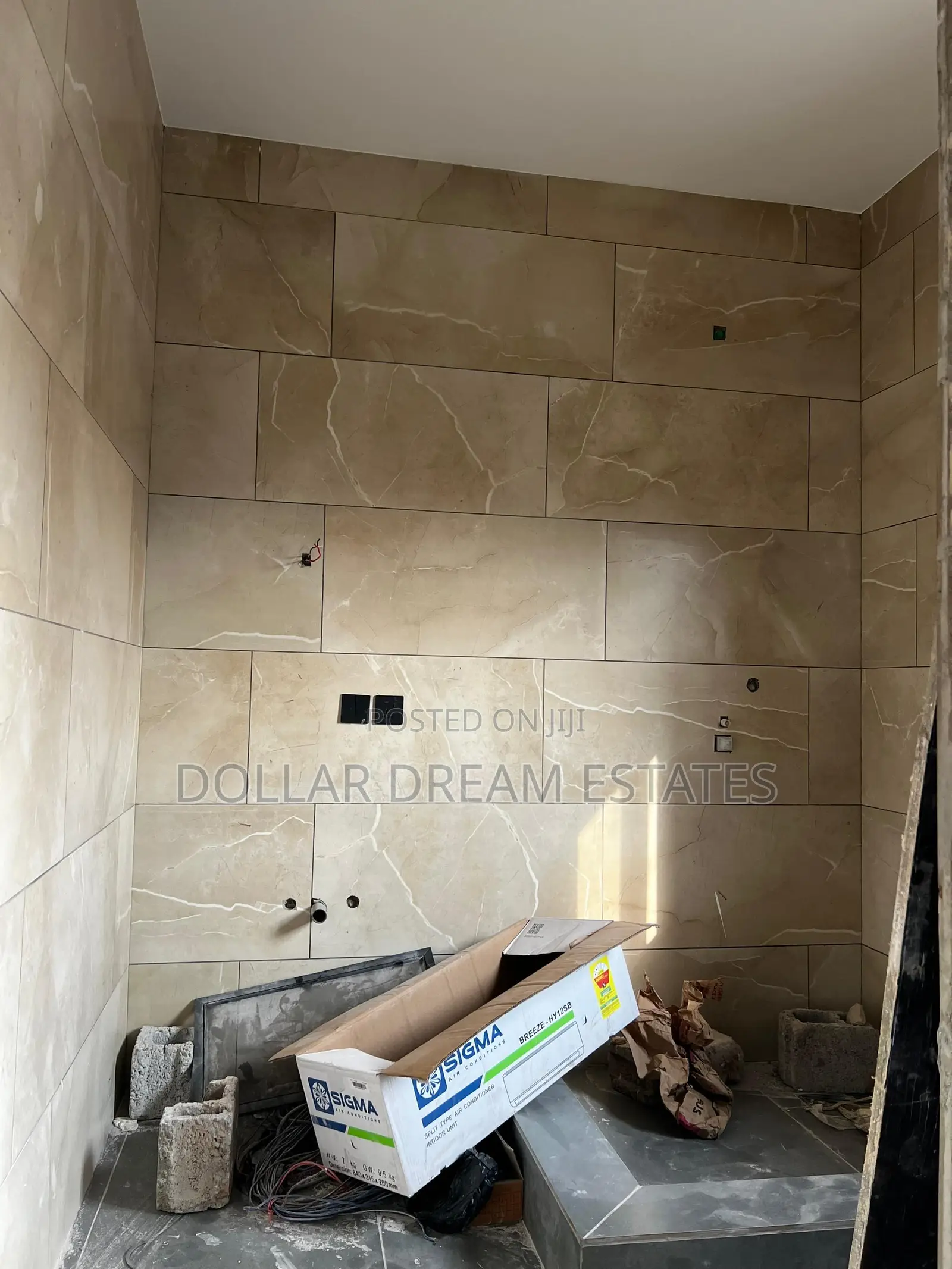 5bdrm Mansion in East Legon for sale