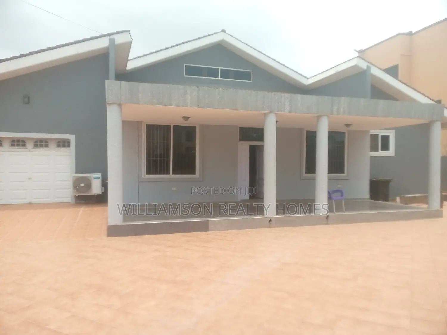 3bdrm House in Baatsonaa Total Area, Spintex for rent