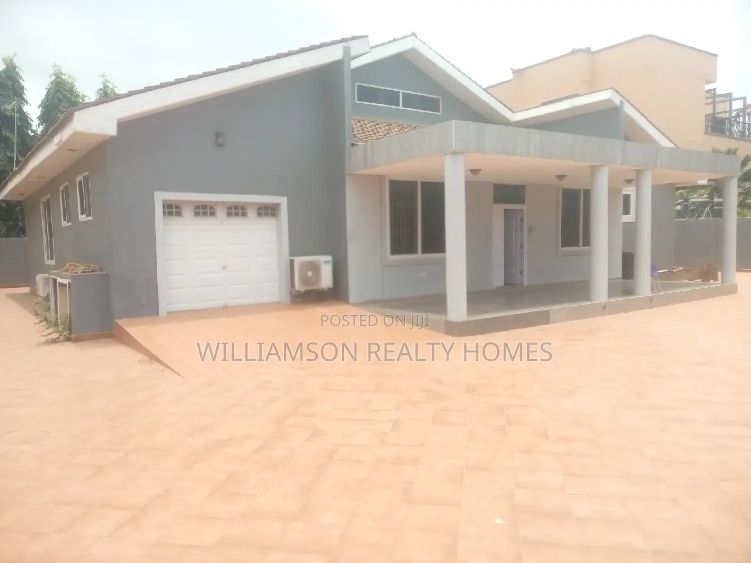 3bdrm House in Baatsonaa Total Area, Spintex for rent
