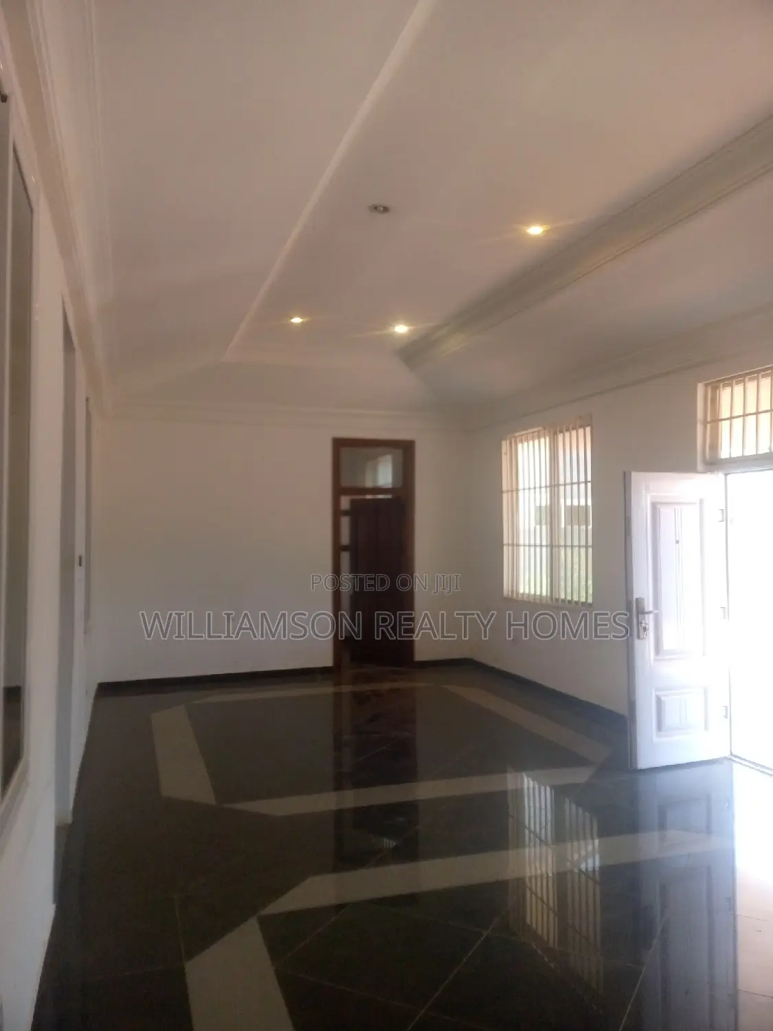 3bdrm House in Baatsonaa Total Area, Spintex for rent