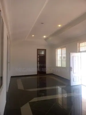3bdrm House in Baatsonaa Total Area, Spintex for rent