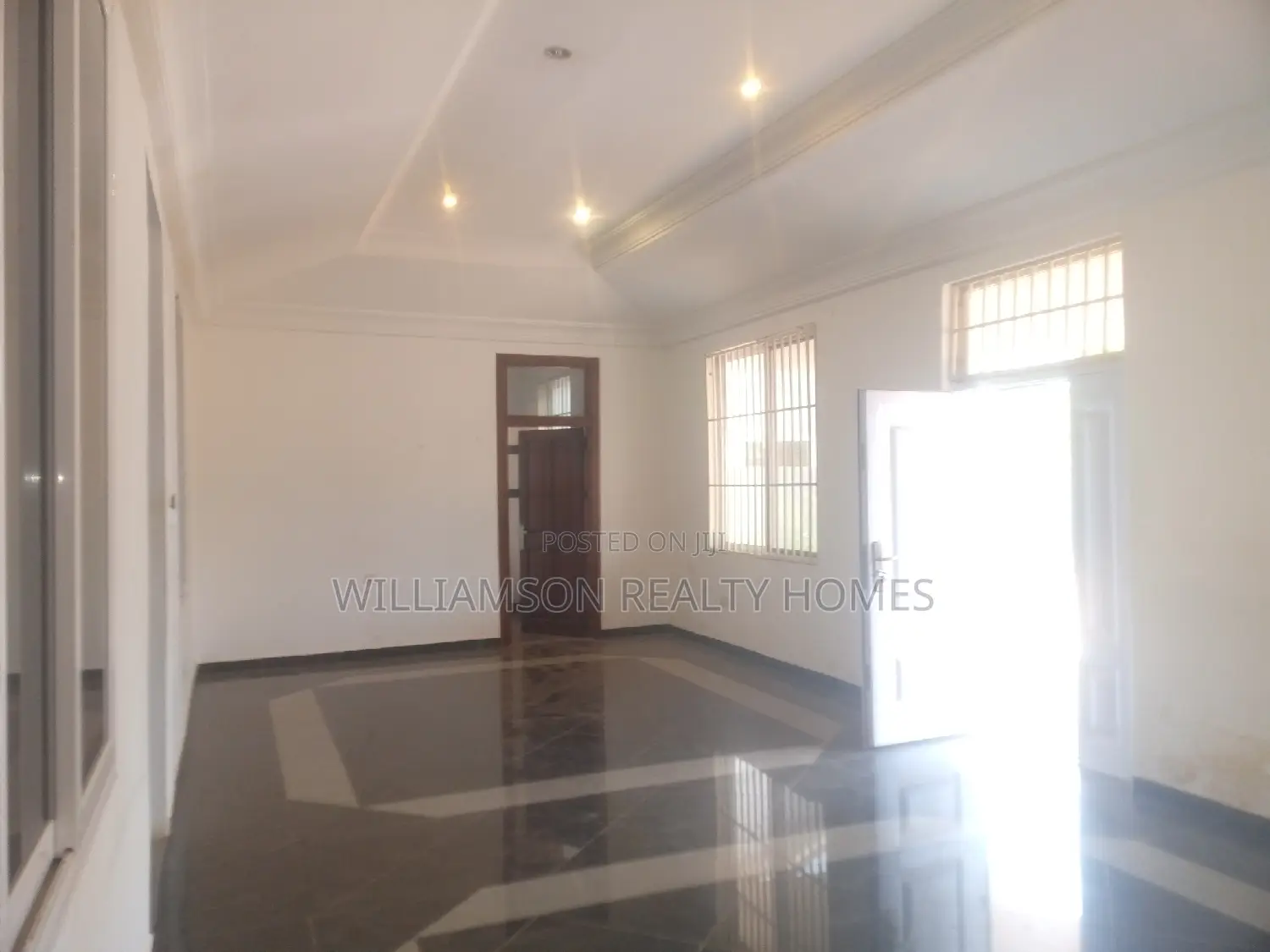 3bdrm House in Baatsonaa Total Area, Spintex for rent