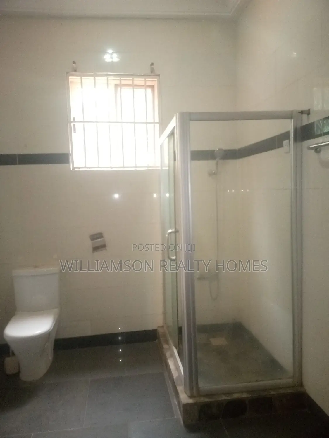 3bdrm House in Baatsonaa Total Area, Spintex for rent