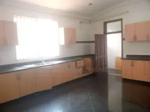 3bdrm House in Baatsonaa Total Area, Spintex for rent