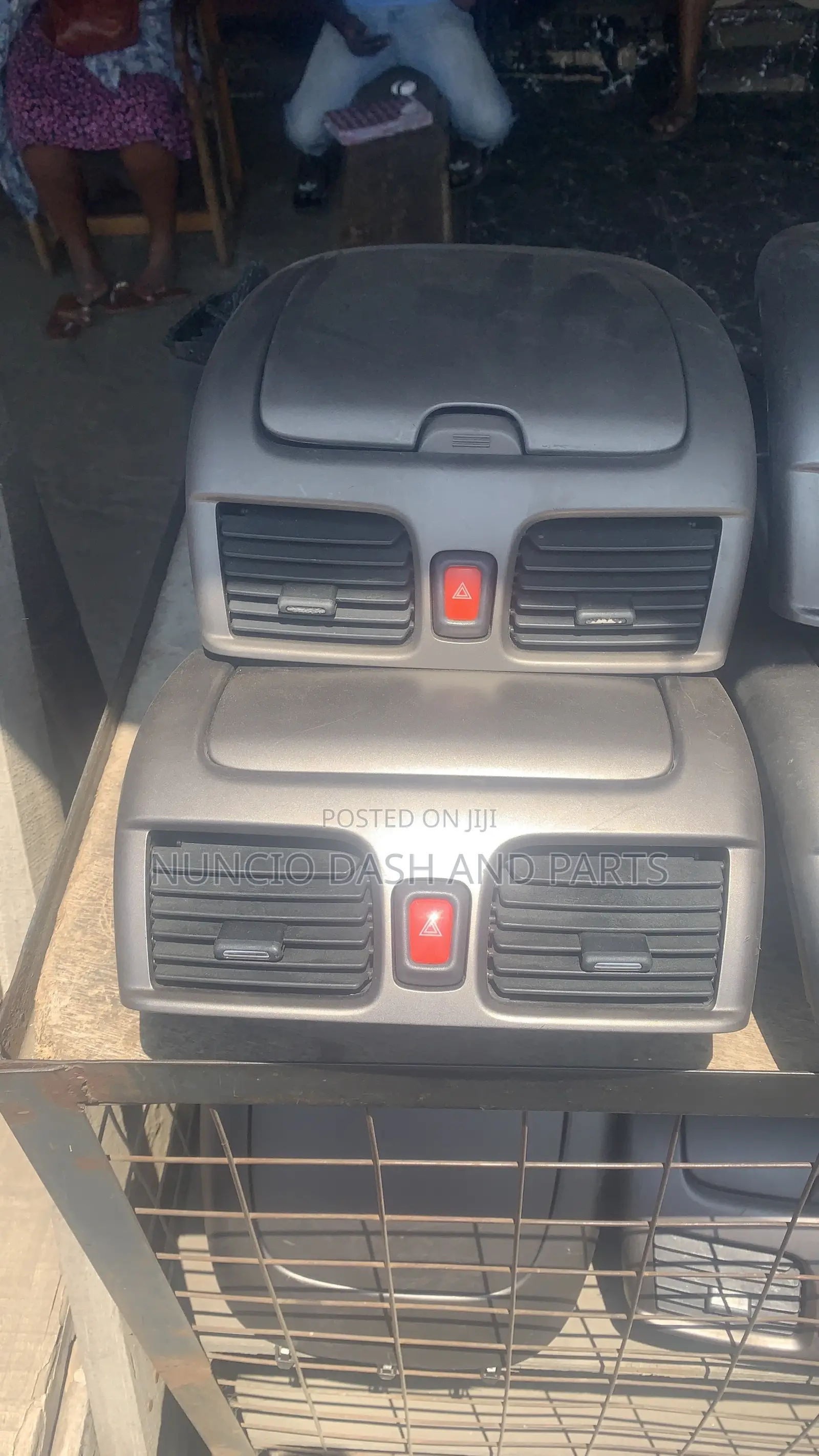 Nissan Almera / Sentra 2008 Top Middle Vent