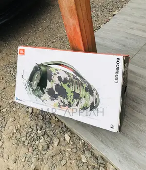 Sleek JBL Pulse 5 Wireless Bluetooth Speaker