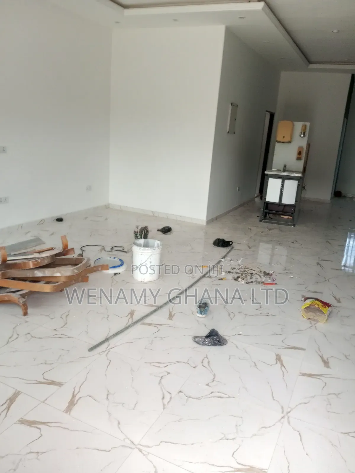 3bdrm Apartment in Community 25, Tema Metropolitan for rent