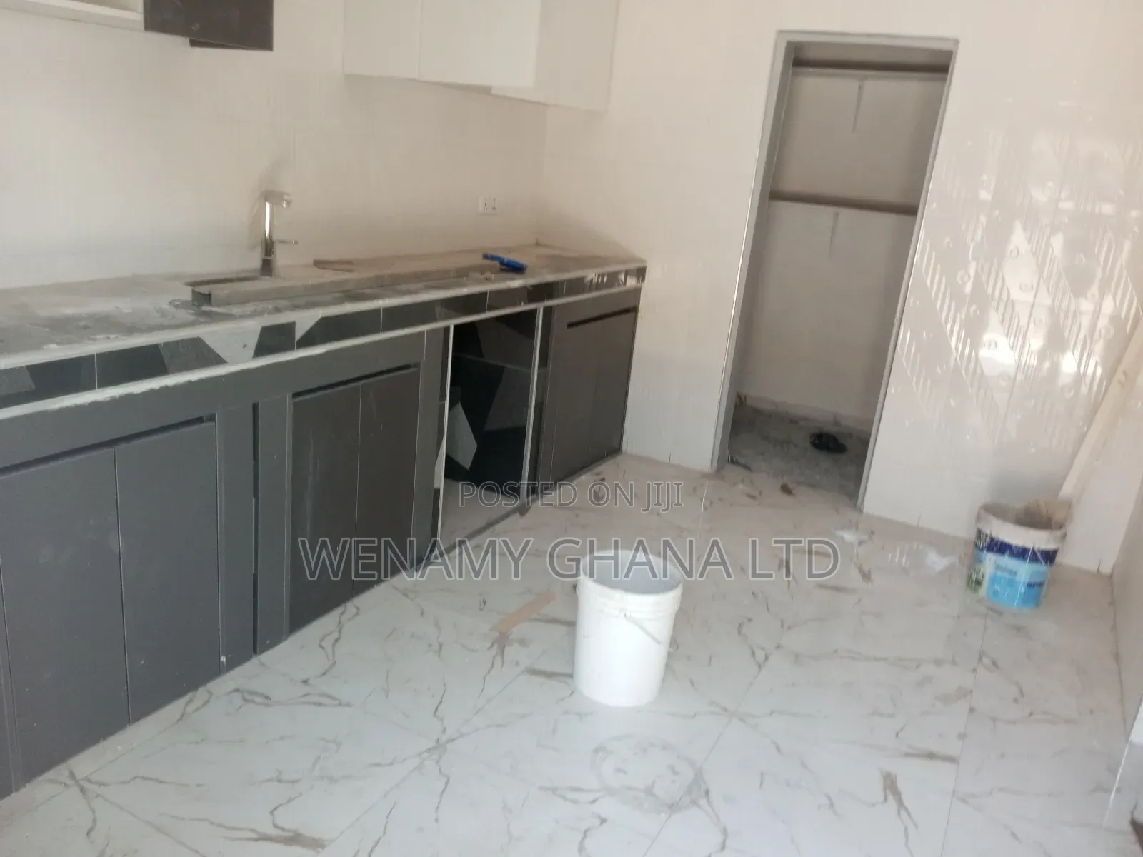 3bdrm Apartment in Community 25, Tema Metropolitan for rent