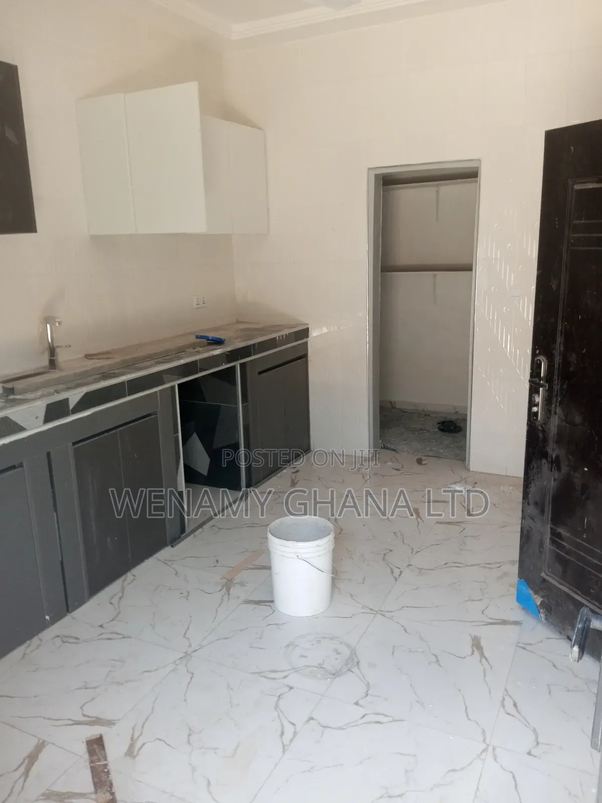 3bdrm Apartment in Community 25, Tema Metropolitan for rent