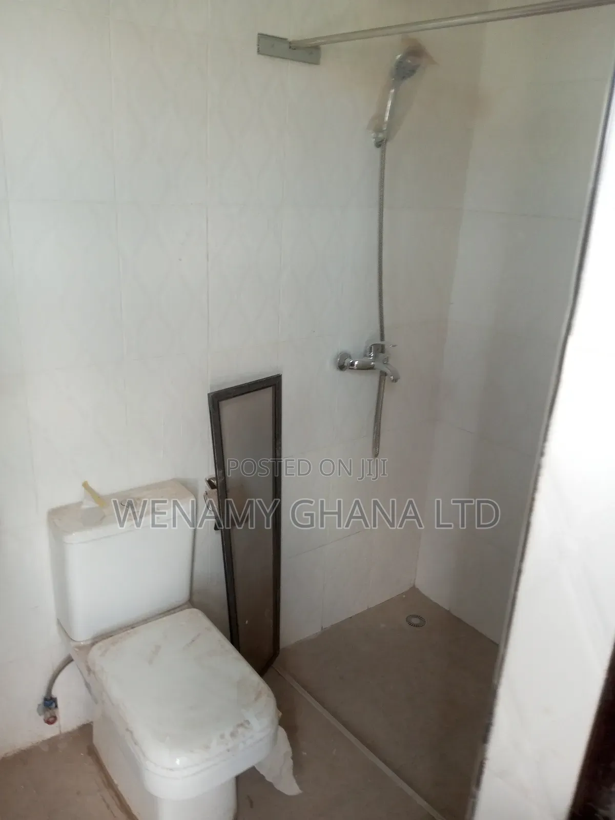 3bdrm Apartment in Community 25, Tema Metropolitan for rent