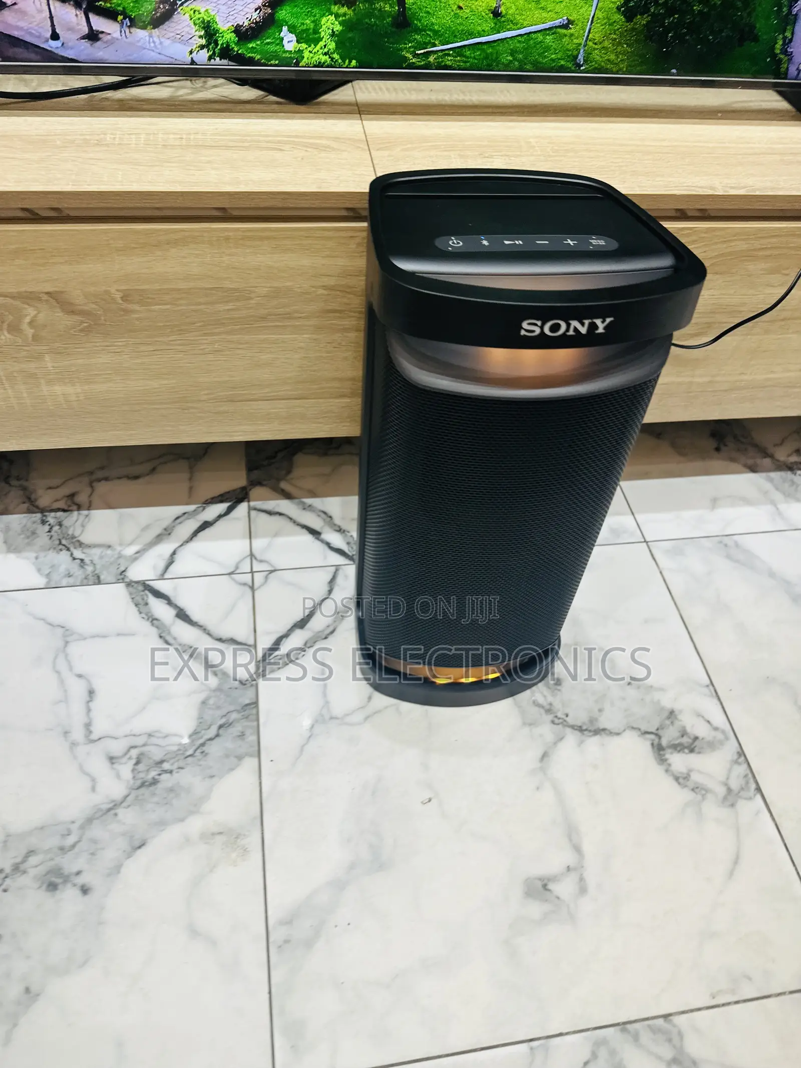 Dynamic Sleek Black SRS- XP 500. Bluetooth Speaker Sony