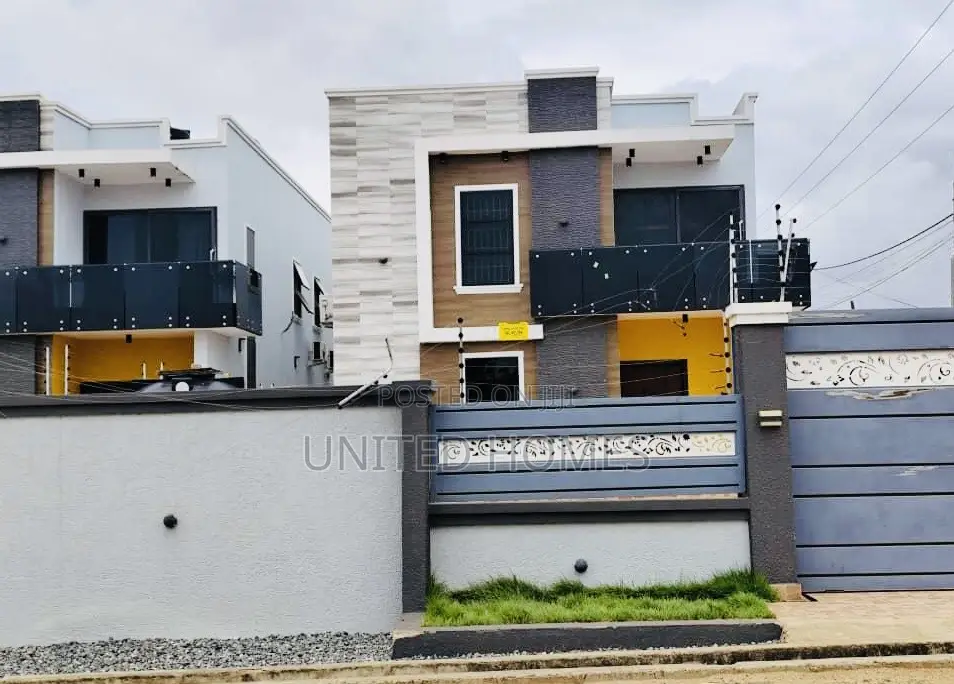 5bdrm House in East Legon for sale
