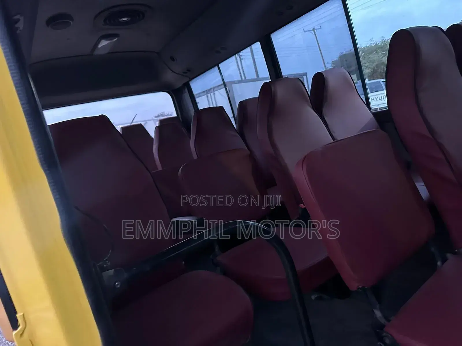 Hyundai County 2014 Yellow