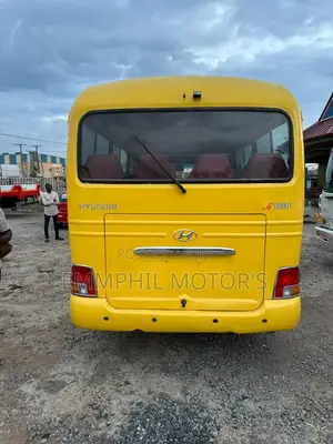 Hyundai County 2014 Yellow