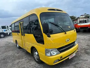 Hyundai County 2014 Yellow