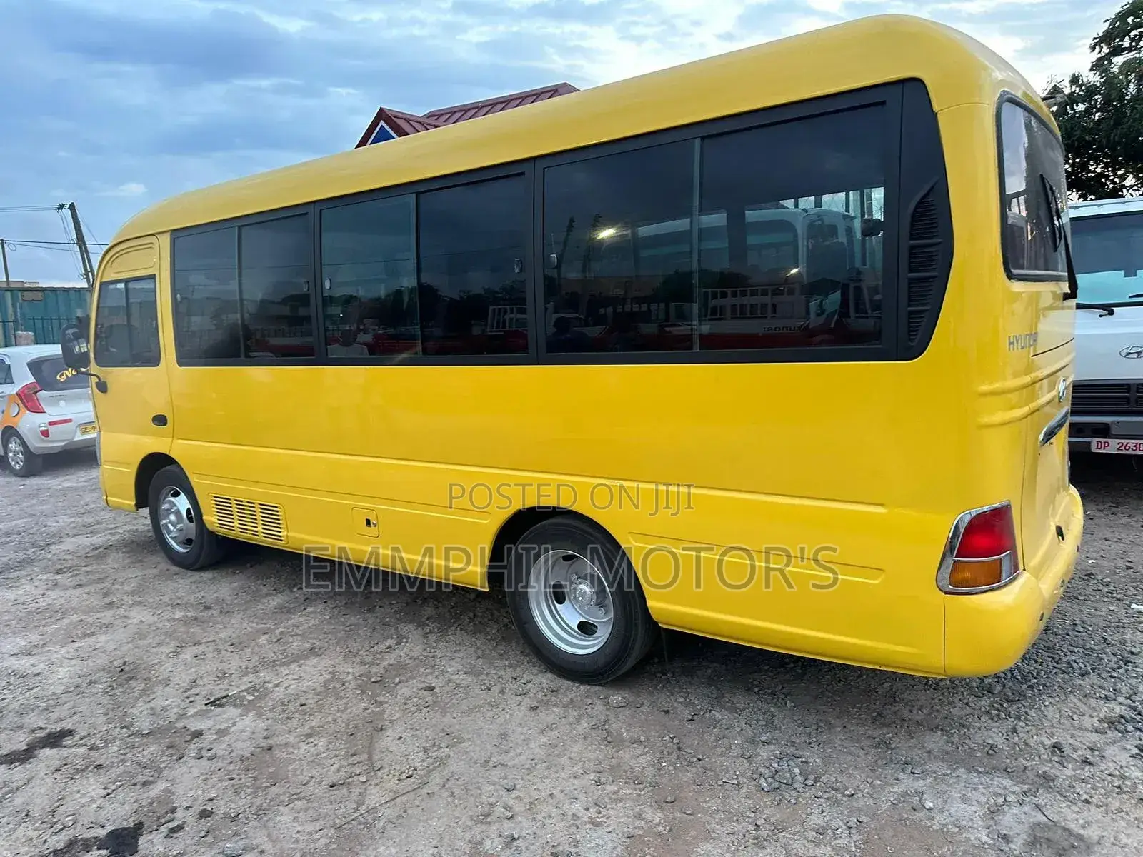Hyundai County 2014 Yellow
