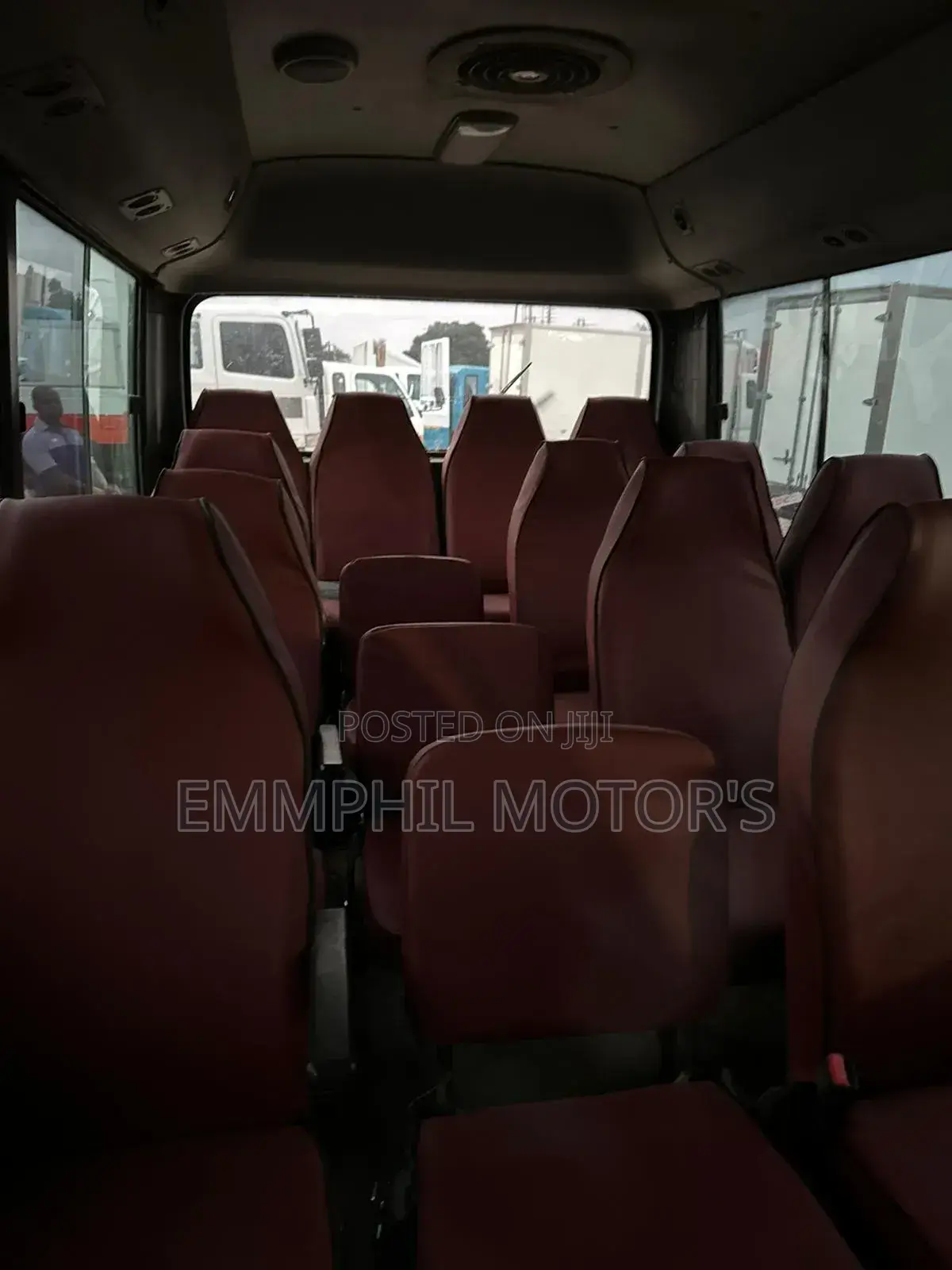 Hyundai County 2014 Yellow