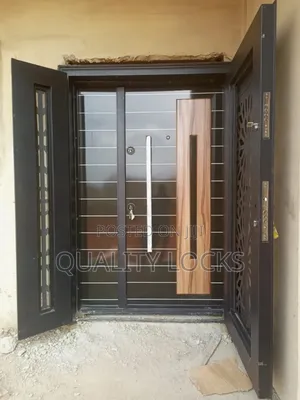 Luxurious, Classic and Durable Security Door In