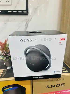 Immerse Yourself With Onyx 7 Bluetooth Speaker