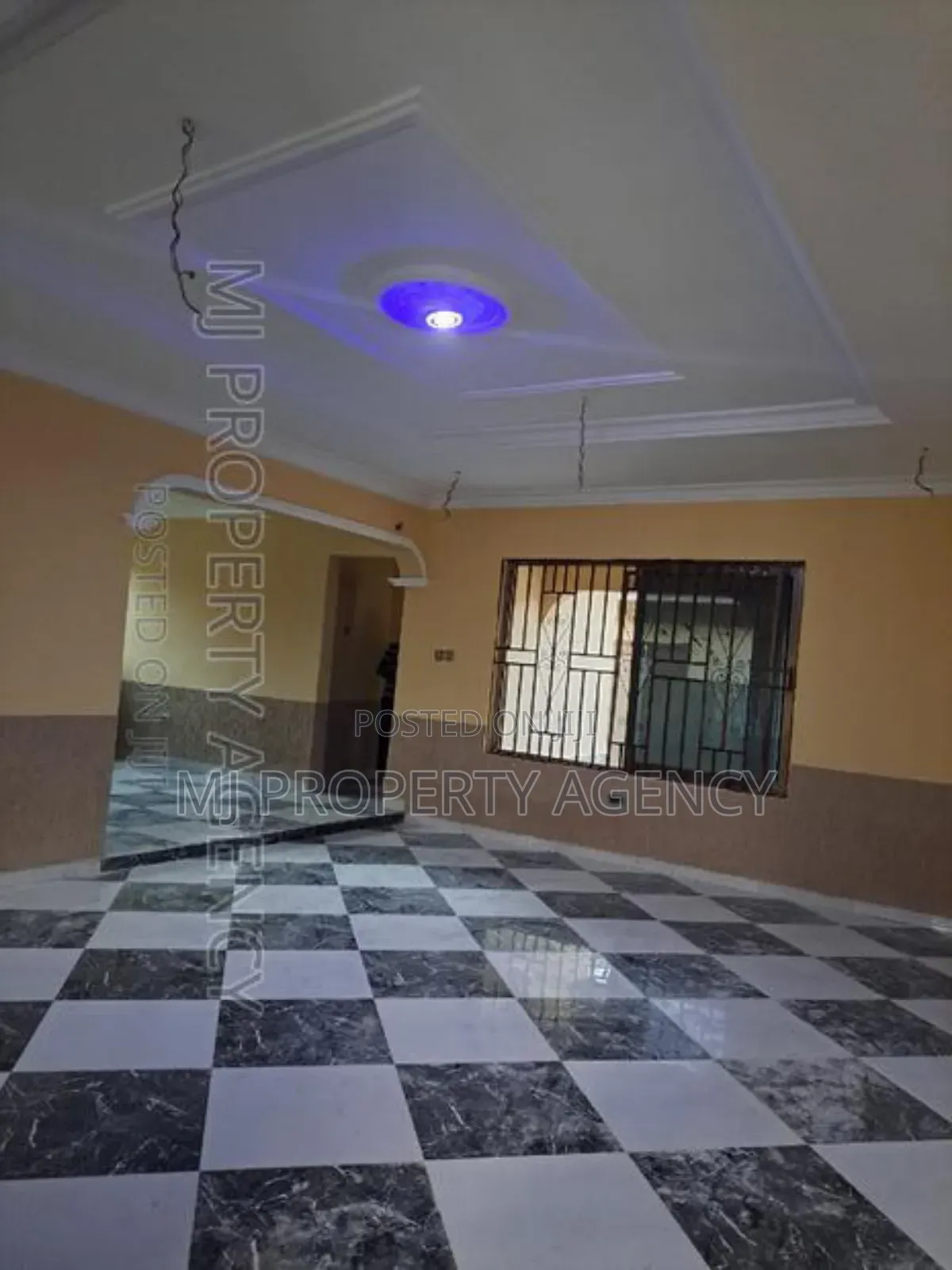 5bdrm House in Dawhenya, Tema Metropolitan for sale