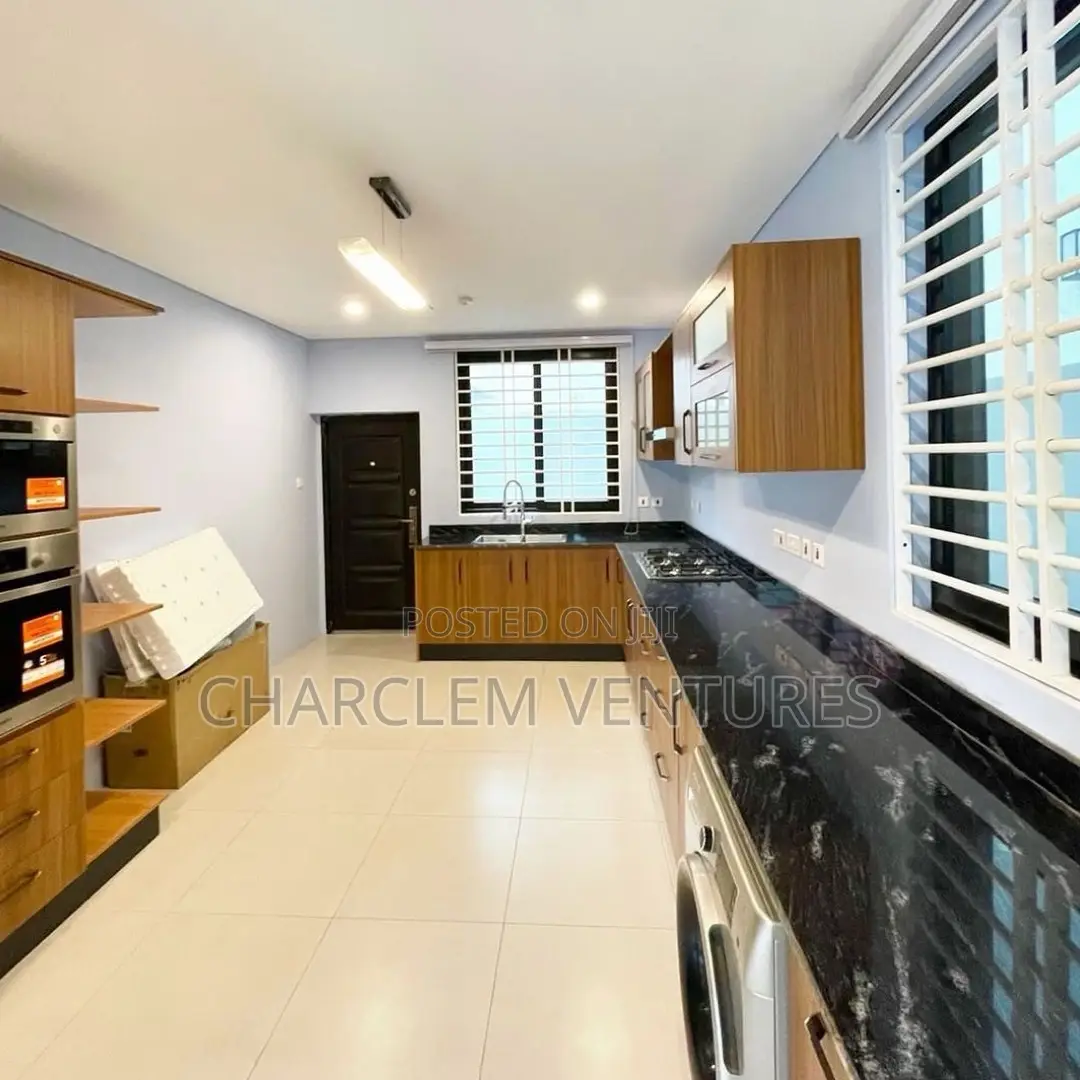 5bdrm House in Charclem Ventures, Accra Metropolitan for sale