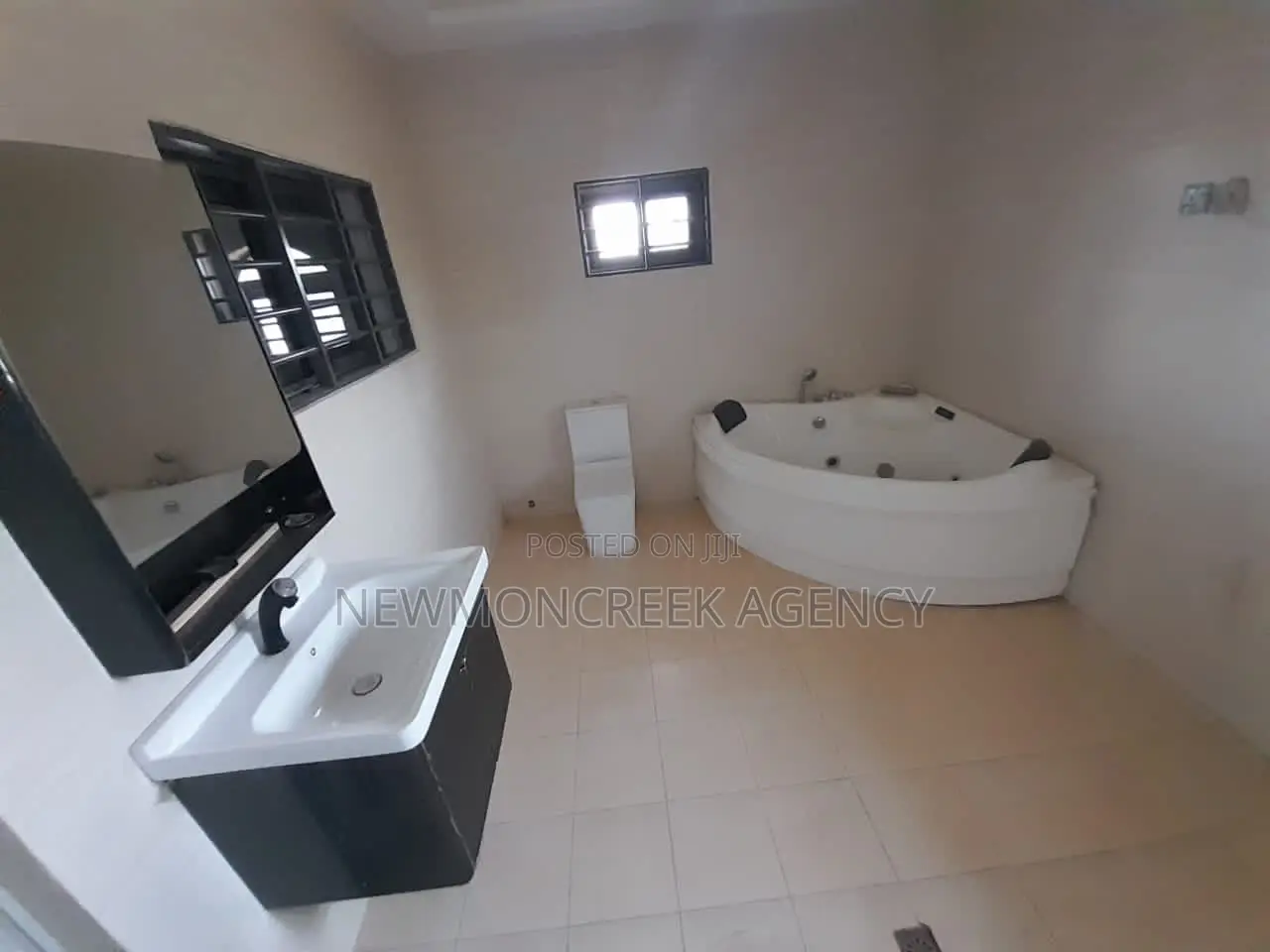6bdrm Duplex in Haatso,Gimpa Rd., Accra Metropolitan for sale