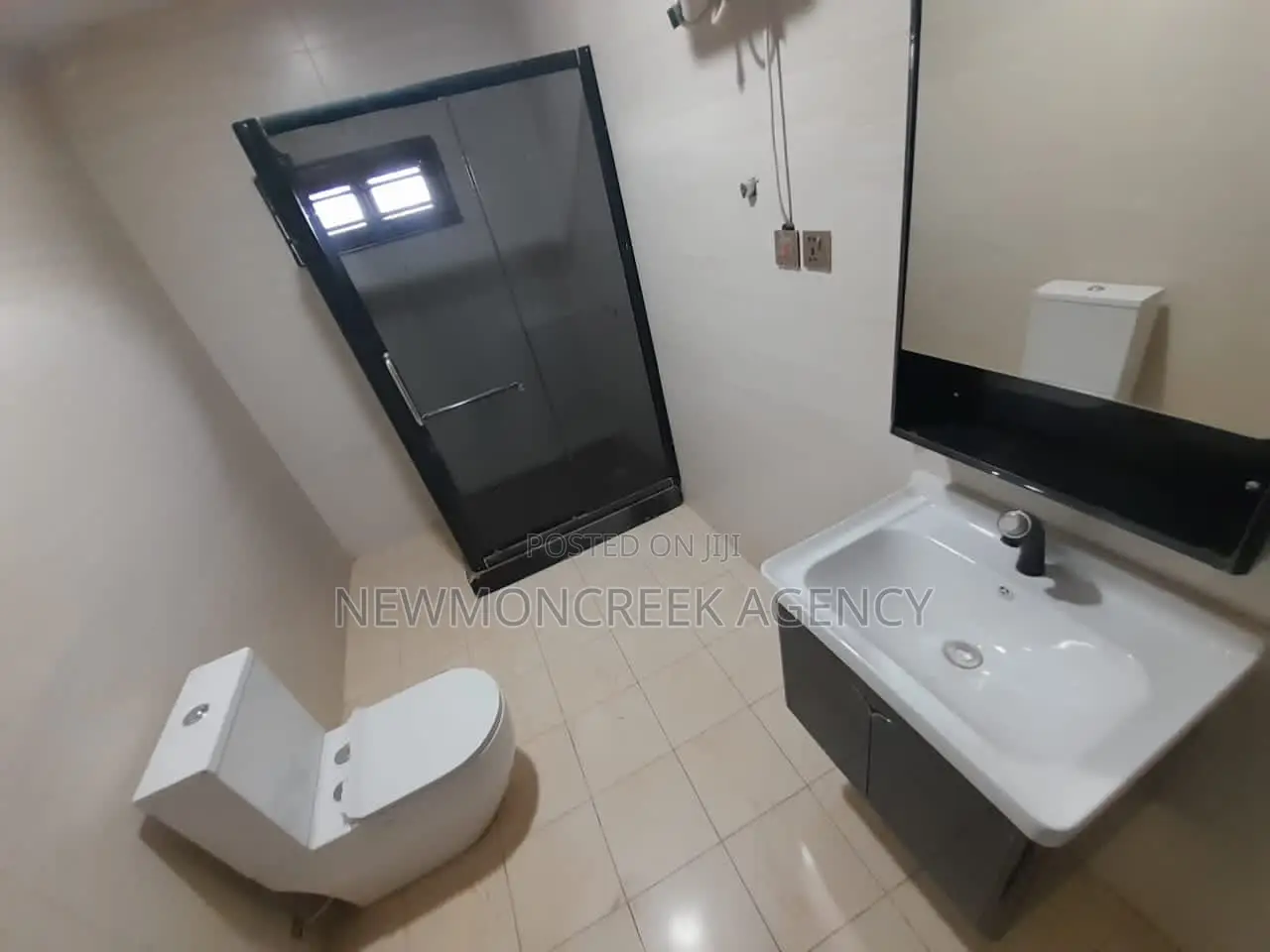 6bdrm Duplex in Haatso,Gimpa Rd., Accra Metropolitan for sale