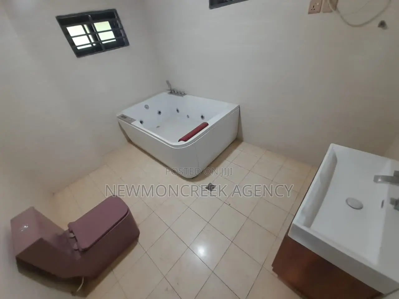6bdrm Duplex in Haatso,Gimpa Rd., Accra Metropolitan for sale