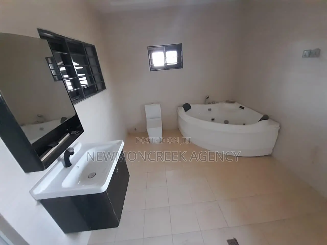 6bdrm Duplex in Haatso,Gimpa Rd., Accra Metropolitan for sale