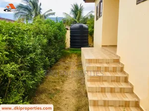 1bdrm Duplex in Dki Properties, Gomoa East for sale
