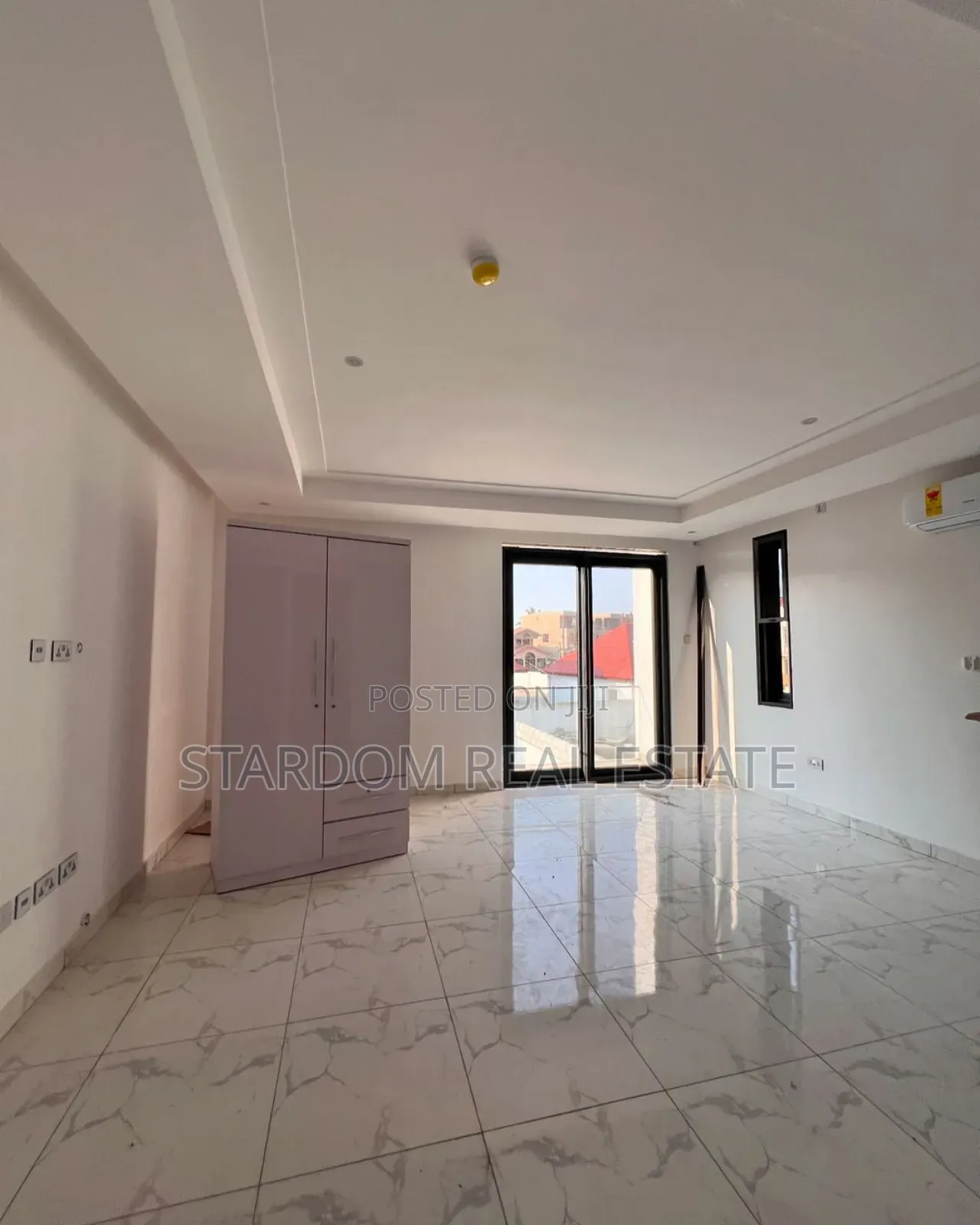 4bdrm Duplex in Adjiriganor for sale