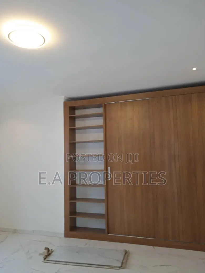 4bdrm House in E A Properties, American House for sale