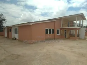 8bdrm House in Fredimens Real, Kumasi Metropolitan for sale