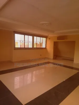 8bdrm House in Fredimens Real, Kumasi Metropolitan for sale