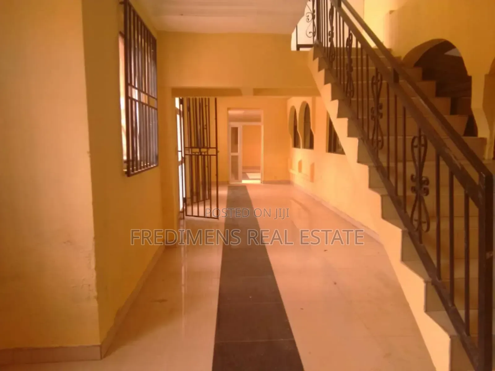 8bdrm House in Fredimens Real, Kumasi Metropolitan for sale