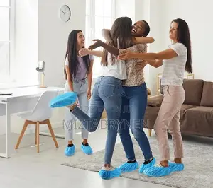 100 Disposable Shoe Covers - Blue
