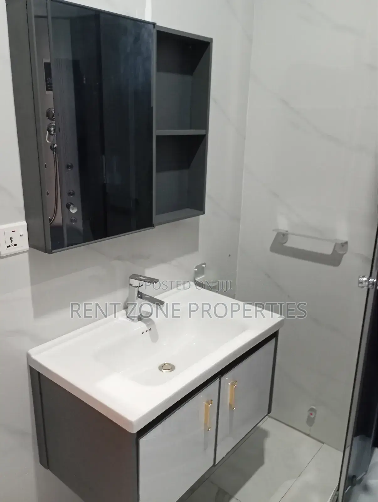 3bdrm Townhouse/Terrace in Rent Zone Properties, Pokuase for sale