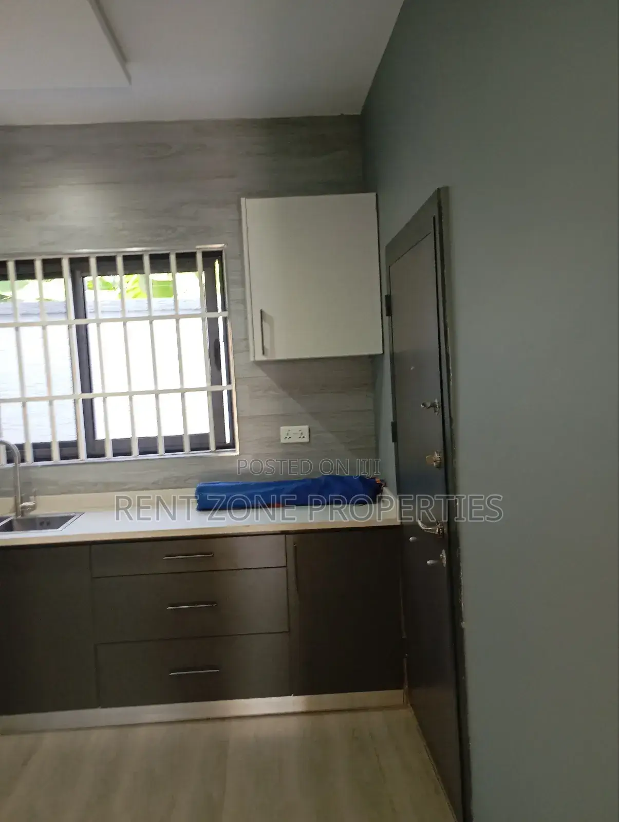 3bdrm Townhouse/Terrace in Rent Zone Properties, Pokuase for sale