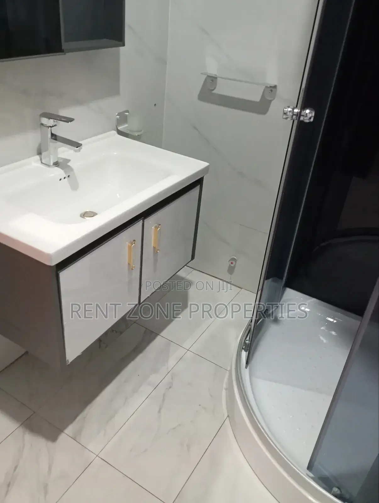 3bdrm Townhouse/Terrace in Rent Zone Properties, Pokuase for sale