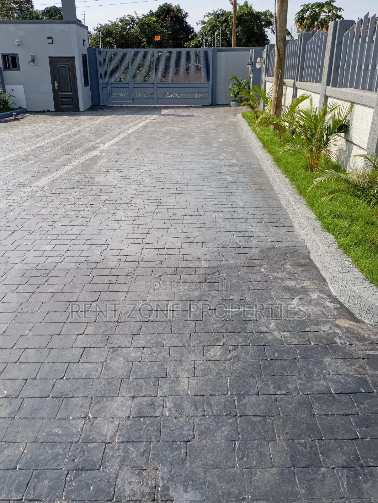 3bdrm Townhouse/Terrace in Rent Zone Properties, Pokuase for sale