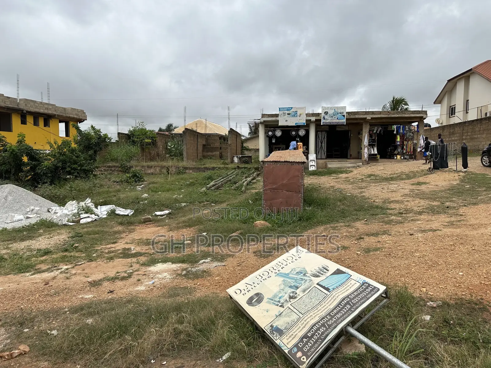 One Plot for Sale at Sokoban,Ampabame Main Road.